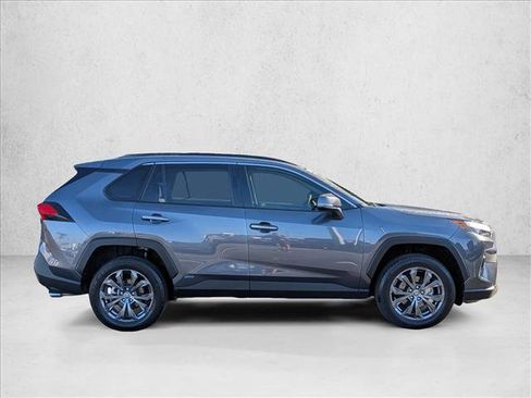 Used 2022 Toyota RAV4 Limited image 4