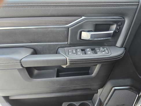 New 2026 RAM 2500 Laramie AWD/4WD image 19
