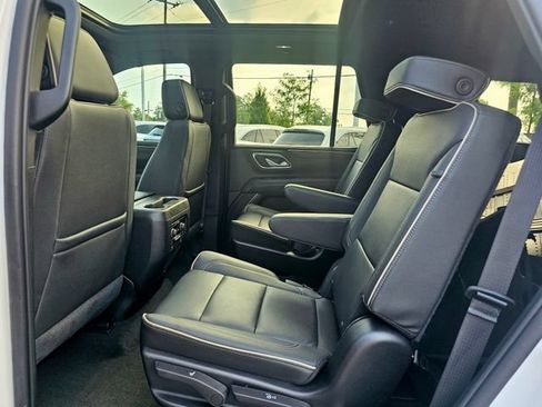 Used 2023 Chevrolet Tahoe Premier AWD/4WD image 23