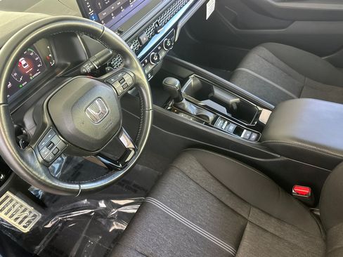 Used 2023 Honda Accord Sport image 4