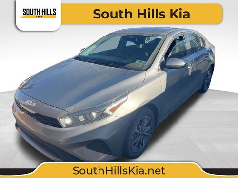 Certified 2022 Kia Forte LXS image 1