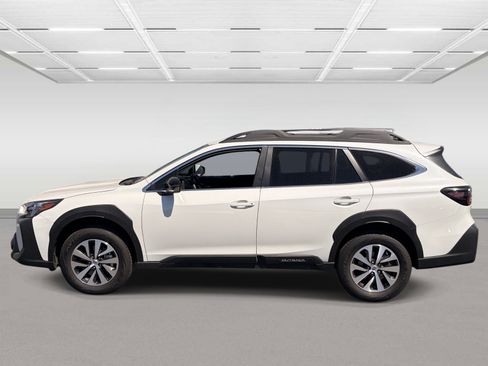Used 2025 Subaru Outback Premium w/ Popular Package #1A AWD/4WD image 2