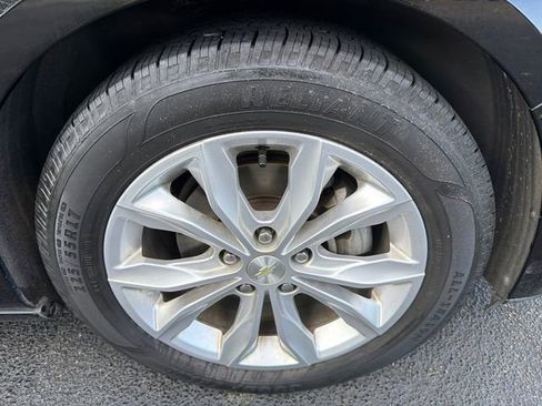 Used 2020 Chevrolet Malibu LT FWD image 12