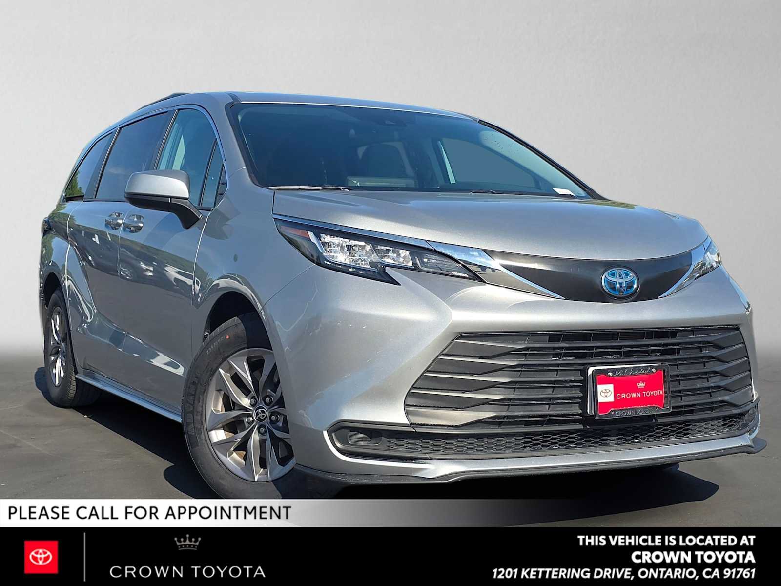 Certified 2022 Toyota Sienna LE FWD image 1