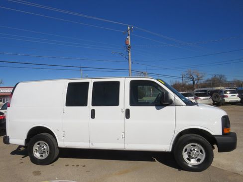 Used 2013 Chevrolet Express 2500 w/ Power Package image 4