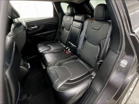 Used 2014 Jeep Cherokee Limited w/ Luxury Group AWD/4WD image 20