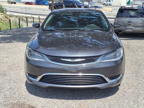 Used 2015 Chrysler 200 Limited image 2