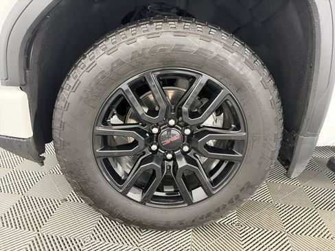 Used 2024 GMC Sierra 1500 Elevation w/ Preferred Package AWD/4WD image 13