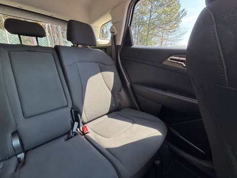 Used 2025 Kia Sportage LX FWD image 37