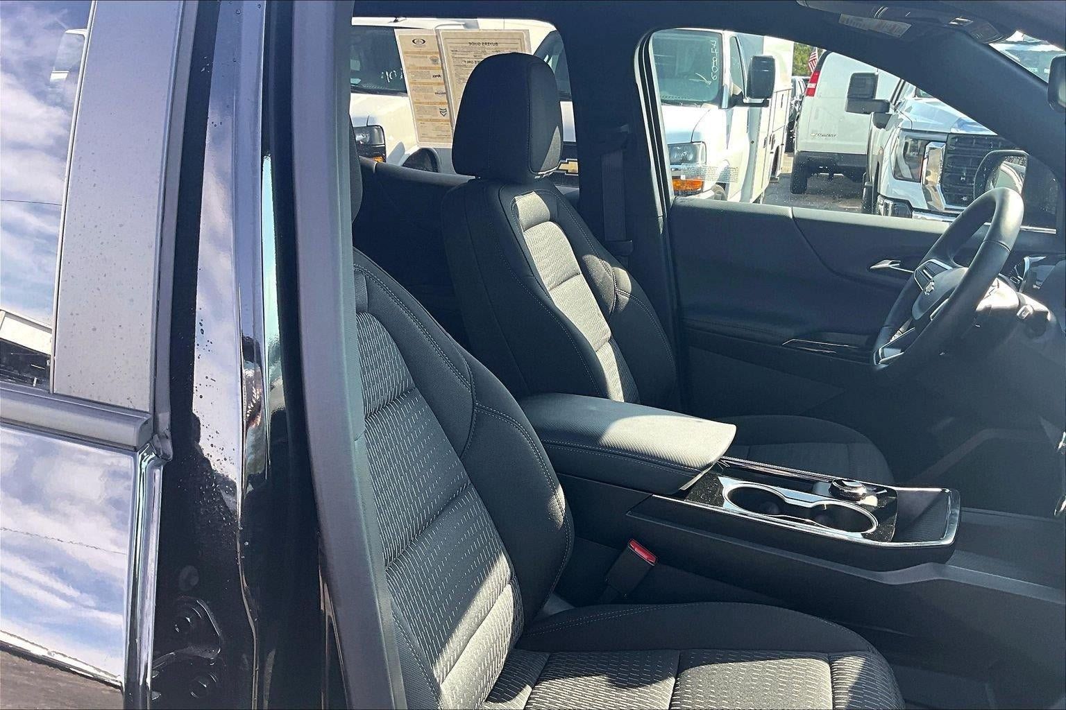Used 2026 Chevrolet Equinox LT FWD image 7
