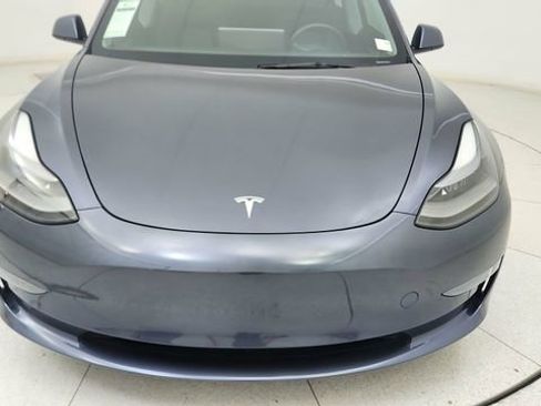 Used 2023 Tesla Model 3 Standard Range image 9