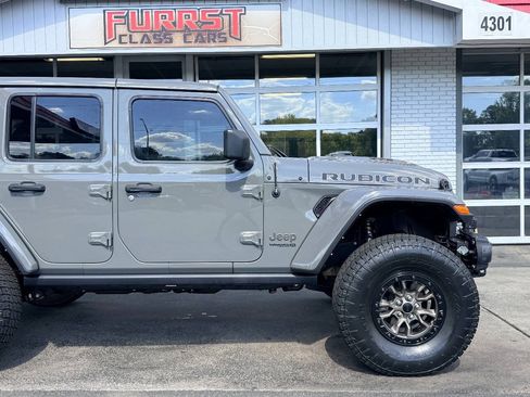 Used 2021 Jeep Wrangler Unlimited Rubicon w/ Trailer Tow Package AWD/4WD image 11