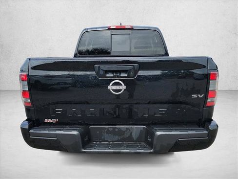 Used 2022 Nissan Frontier SV image 6