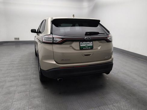 Used 2018 Ford Edge SE FWD image 6