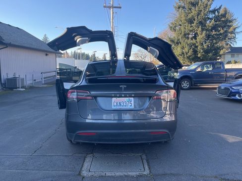 Used 2020 Tesla Model X Long Range image 6