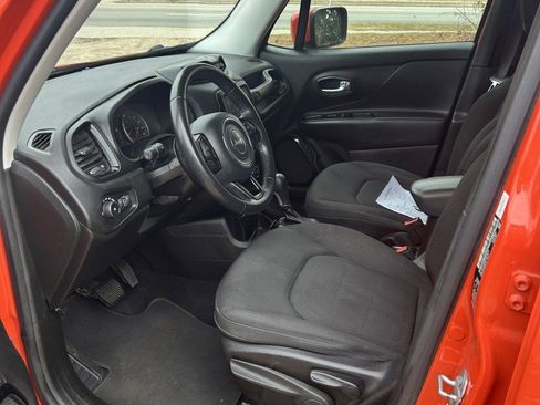 Used 2017 Jeep Renegade Altitude image 12