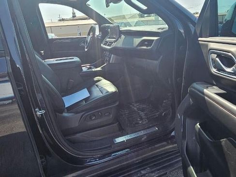 Used 2023 Chevrolet Suburban RST AWD/4WD image 5