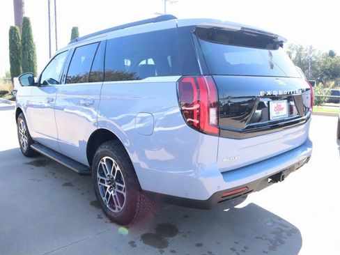 New 2025 Ford Expedition Active image 25