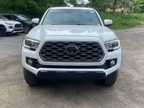 Used 2023 Toyota Tacoma TRD Off-Road w/ TRD Premium Off Road Package AWD/4WD image 11