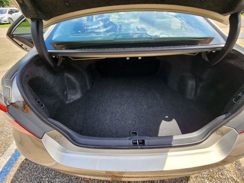 Used 2016 Toyota Camry SE FWD image 12