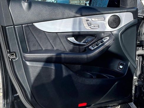 Used 2021 Mercedes-Benz GLC 300 4MATIC image 21