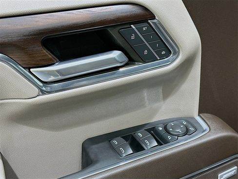 Used 2024 GMC Sierra 1500 SLT image 18