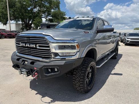 Used 2022 RAM 3500 Laramie AWD/4WD image 2