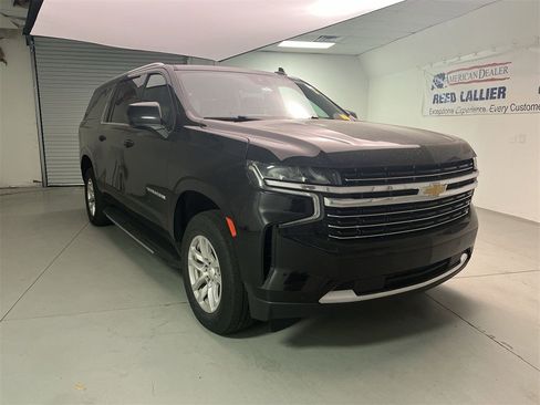 Certified 2023 Chevrolet Suburban LT image 1