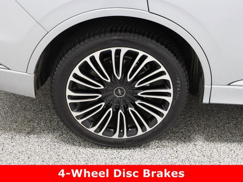 Used 2023 Lincoln Aviator Black Label w/ Dynamic Handling Package image 6