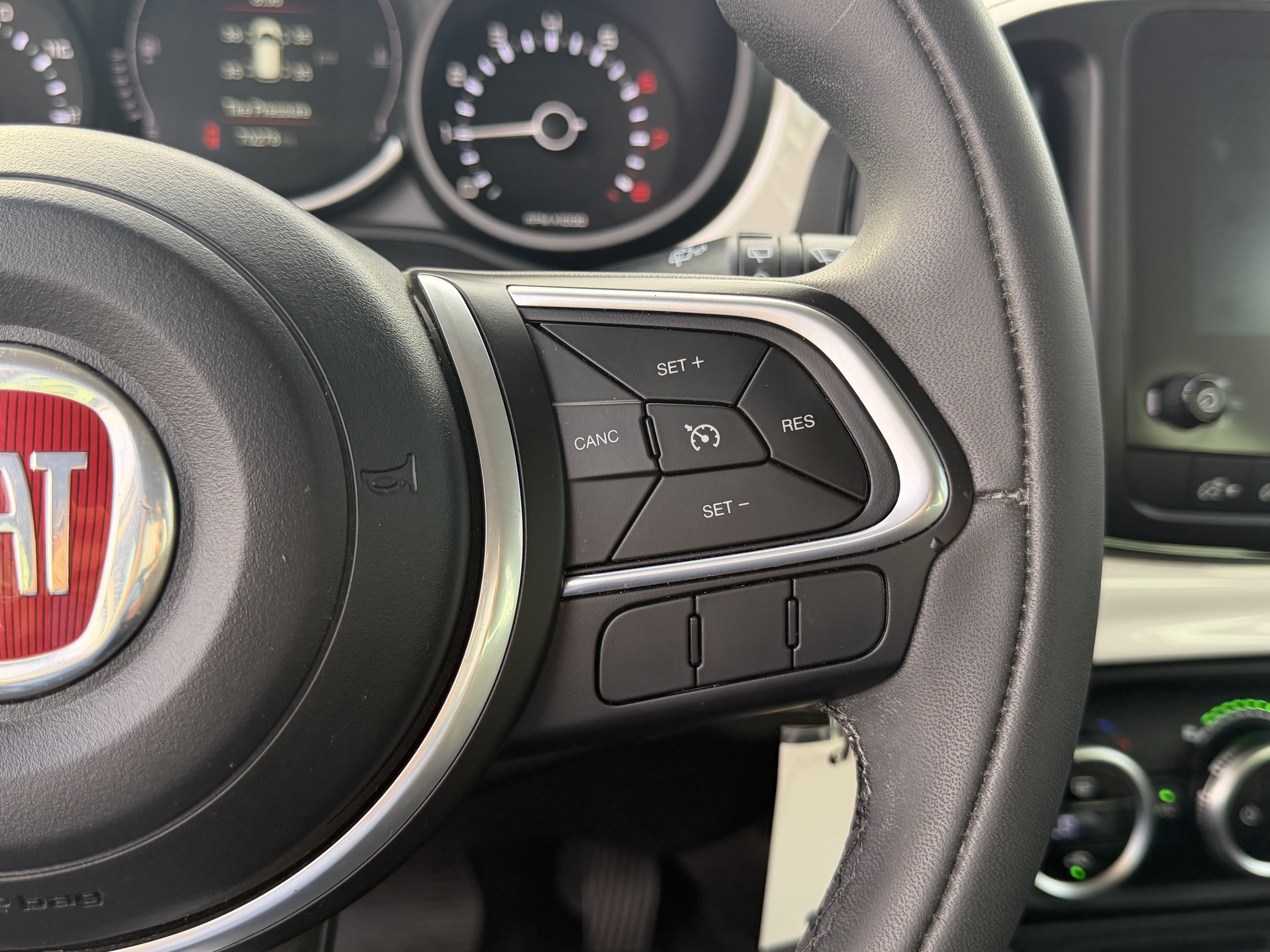 Used 2020 FIAT 500L Pop w/ Premium Group FWD image 28