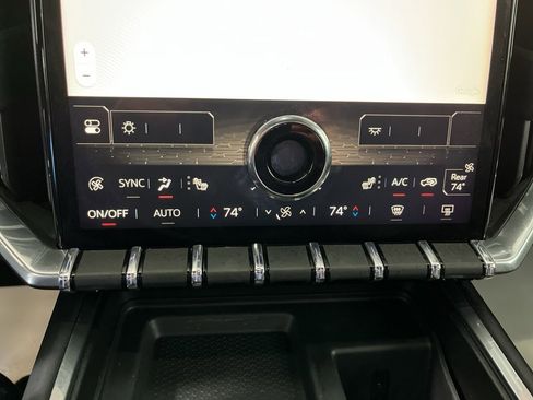 Used 2025 GMC Acadia Elevation image 23