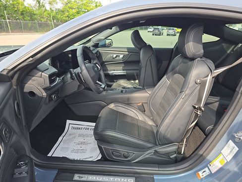 Used 2025 Ford Mustang GT Premium RWD image 4