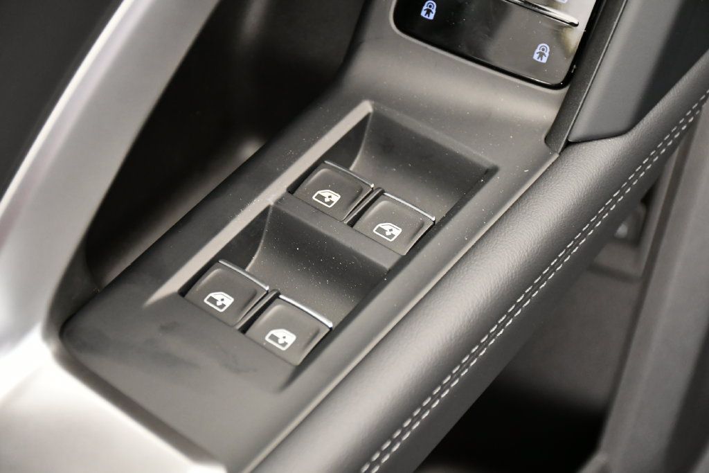 Used 2025 Audi Q5 Prestige AWD/4WD image 32