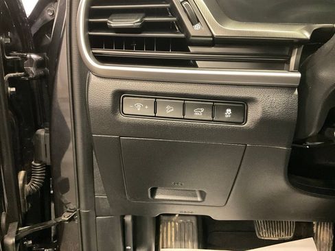 Used 2025 Kia Telluride S AWD/4WD image 14
