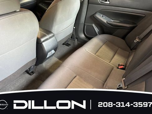 Used 2022 Nissan Altima 2.5 SV AWD/4WD image 12