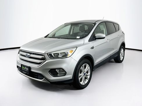 Used 2017 Ford Escape SE FWD image 3
