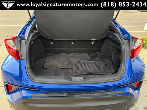 Used 2018 Toyota C-HR XLE image 8