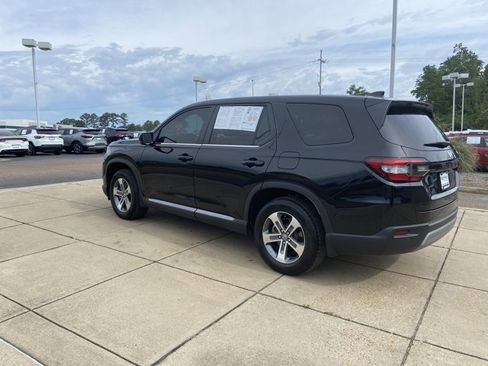 Used 2025 Honda Pilot EX-L image 6