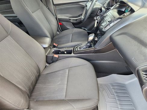 Used 2018 Ford Focus SE image 10