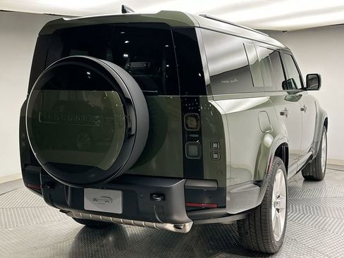 New 2026 Land Rover Defender 130 X-Dynamic SE image 3