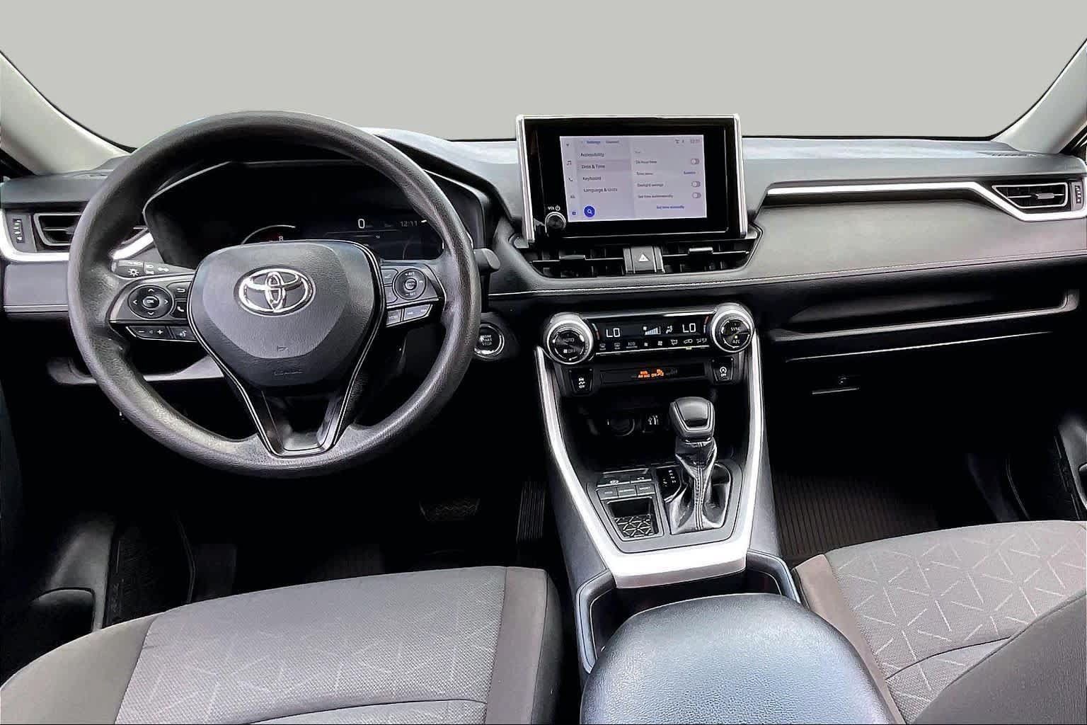 Used 2025 Toyota RAV4 XLE FWD image 13