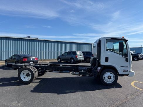 New 2026 Isuzu NPR RWD image 6