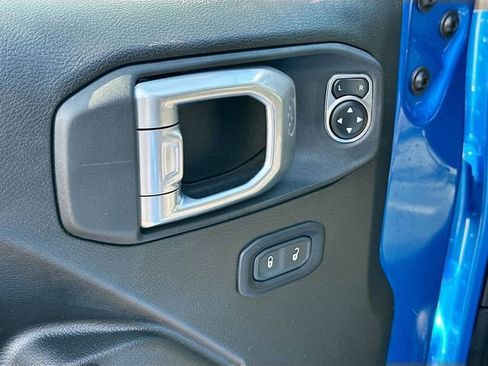 Used 2024 Jeep Wrangler Sport S image 17