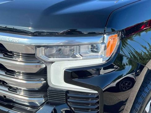 Used 2024 Chevrolet Silverado 1500 High Country w/ Technology Package AWD/4WD image 10