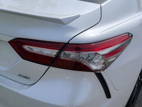 Used 2018 Toyota Camry XSE FWD image 11