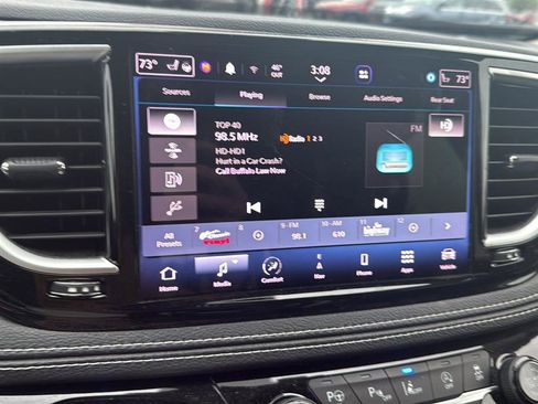 Used 2022 Chrysler Pacifica Limited w/ Uconnect Theater Family Group AWD/4WD image 5