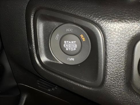 New 2025 Jeep Gladiator Sport image 17