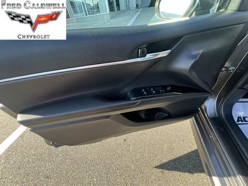 Used 2019 Toyota Camry SE FWD image 26