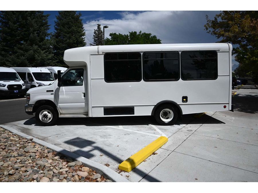 Used 2015 Ford E-350 and Econoline 350 Super Duty RWD image 9