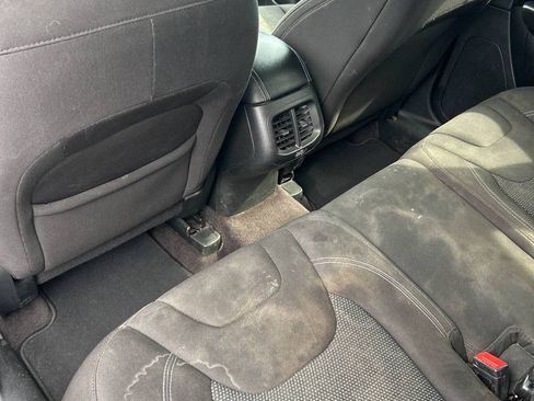 Used 2019 Jeep Cherokee Latitude w/ Popular Appearance Group FWD image 28